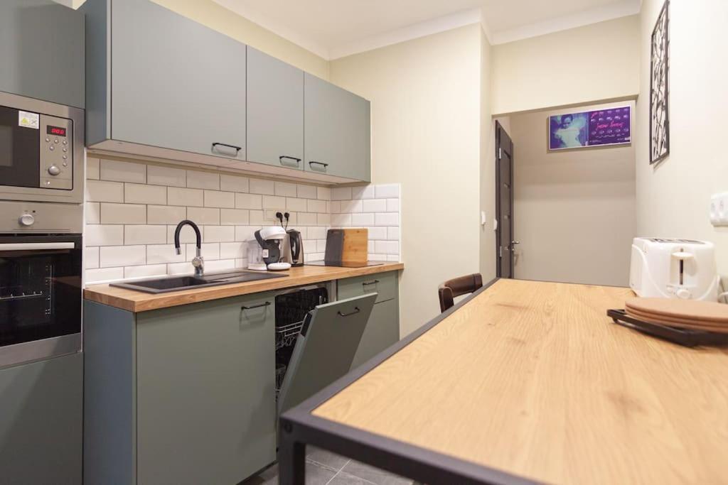 Vysoka Apartman Emf/Stp Братислава Экстерьер фото